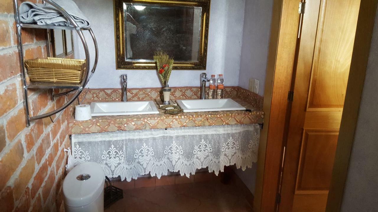 La Casona Azul Bed N Breakfast Santa Rosa de Jauregui Экстерьер фото
